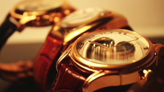 iWatch threat to luxury watches 'overdone'