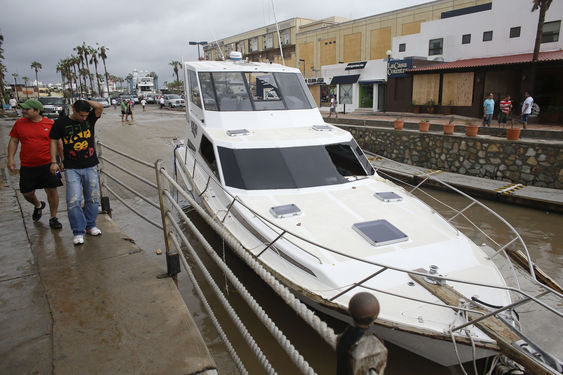 Mexico to airlift tourists out of hurricane-stricken Los Cabos; Odile still a …