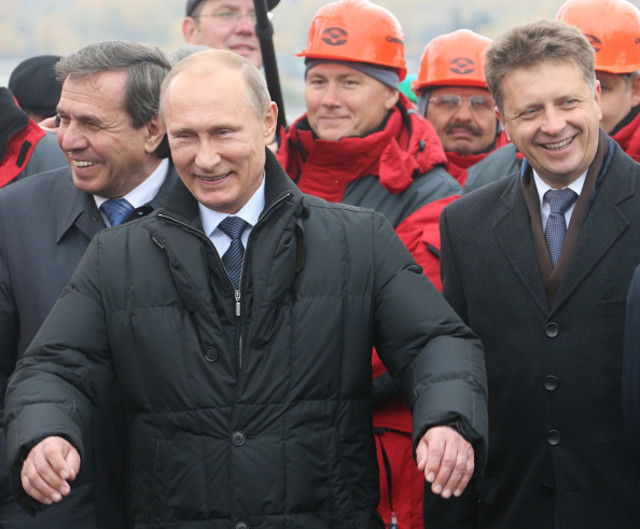 Putin Doesn't Care if the Ruble Falls