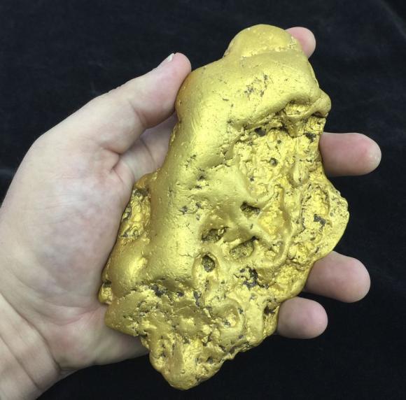 Massive gold nugget goes on sale for $400000 in San Francisco