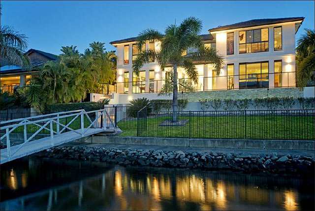 Waterfront luxury in River Links estate