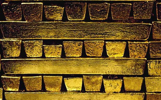 Gold price falls fuel 'record' bullion sales