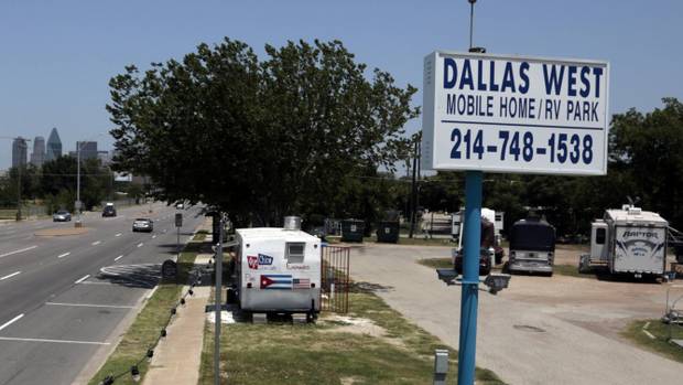 Deadline to vacate West Dallas mobile home park has makings of a showdown