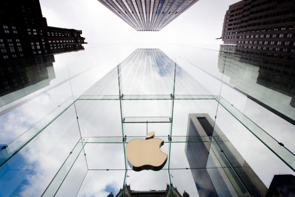 Apple hires luxury goods exec for “special projects”