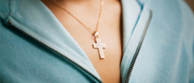 Student ordered to remove cross necklace at California college