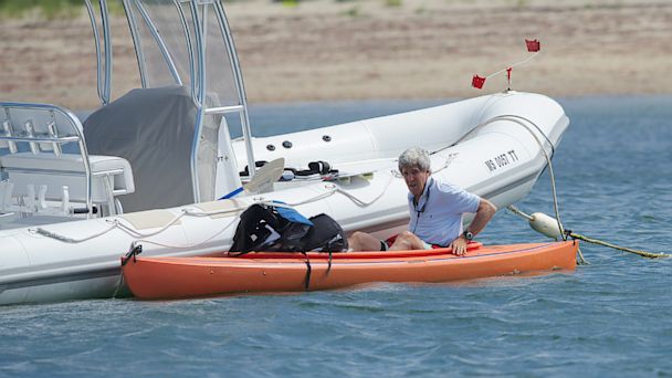Experts: John Kerry's credibility could sink with boat flap