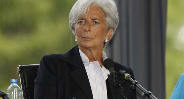 IMF's Lagarde Hints at Cut in Global Growth Forecasts