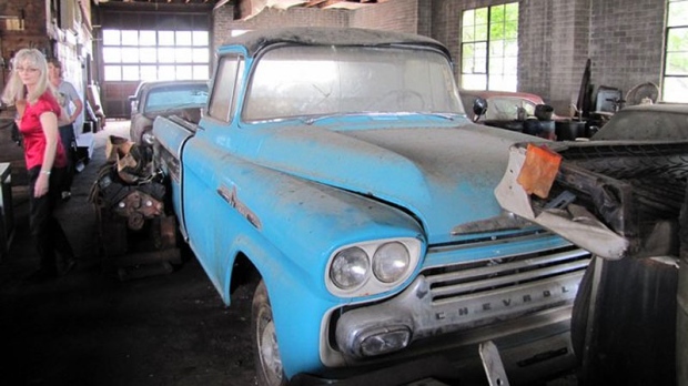 Nebraska auction to pull top off dusty 500-vehicle 'time capsule' of vintage cars