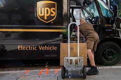 Gloomy Sign For Global Economy : UPS Slashes Profit Guidance