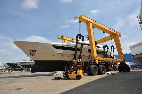 Sanlorenzo launches SD122 superyacht Therapy