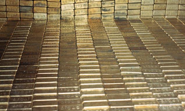 Gold firms up on good buying, silver extends losses