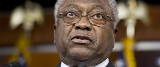 Rep. James Clyburn dons a hoodie at Trayvon Martin rally