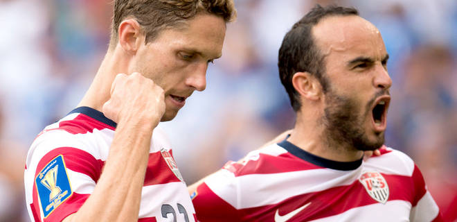 US defeats El Salvador 5-1 in Gold Cup quarters