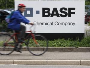 BASF Q2 profit dips amid patchy global economy