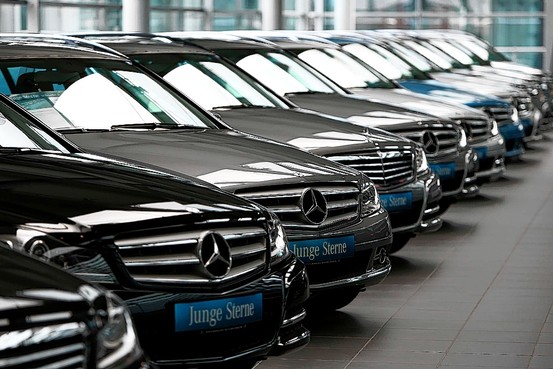 Daimler Under Pressure to Catch Audi, BMW