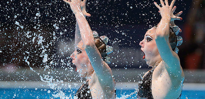 Romashina turns heavy metal into fourth synchro gold