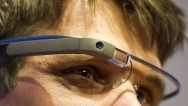 Britain set to ban Google Glass for drivers