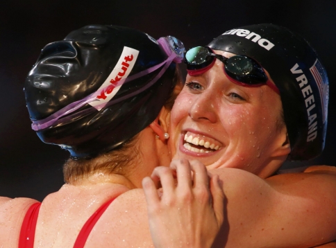 American Franklin wins 200m freestyle gold