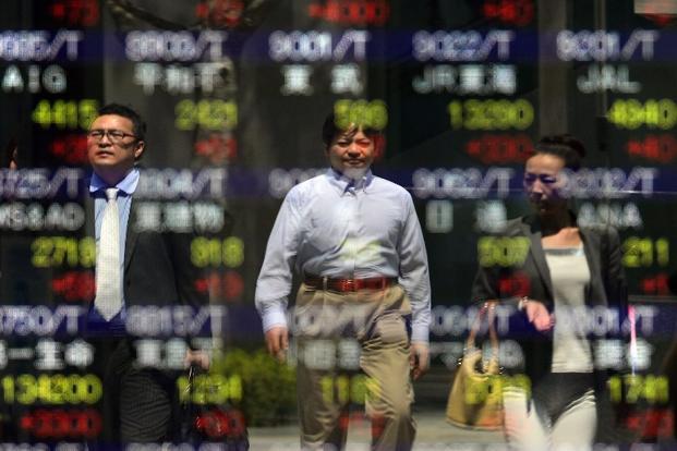 Asian Stocks Rise on Global Economic Outlook, Stimulus