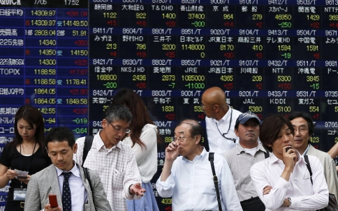 Asian stocks rise on global economic outlook, stimulus pledges