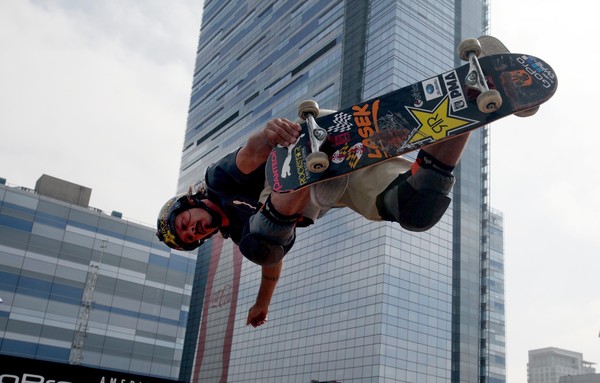 Bucky Lasek wins vert gold medal at X Games