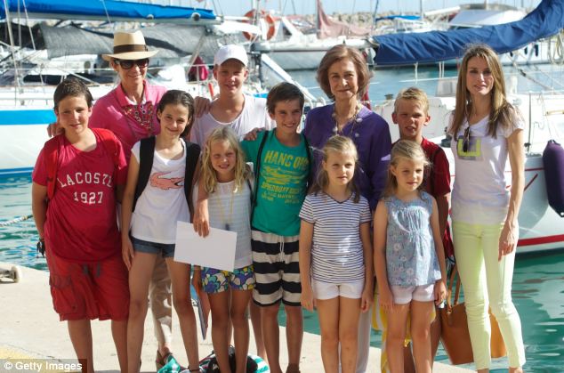 Happy (royal) family: Queen Sofia of Spain poses for holiday snaps with all …