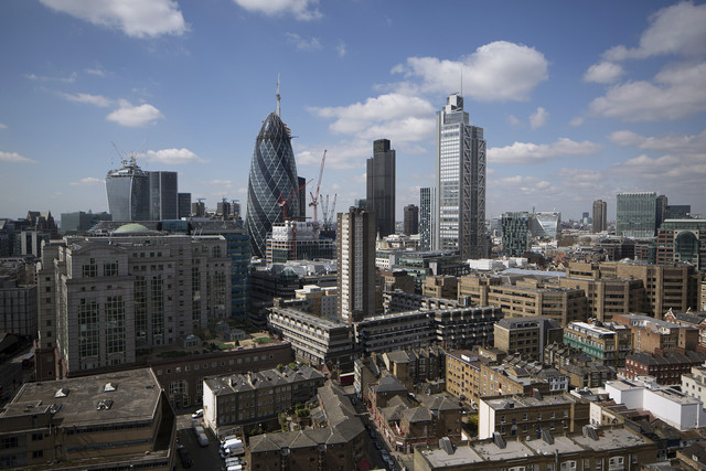 London Luxury-Home Prices Fall in June On Cash-Deal Drop