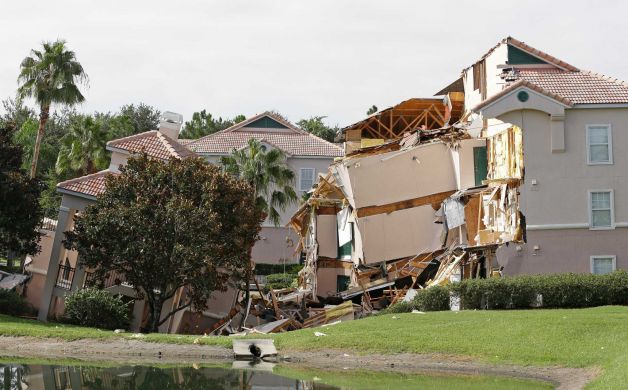 Condos collapse into sinkhole near Disney World