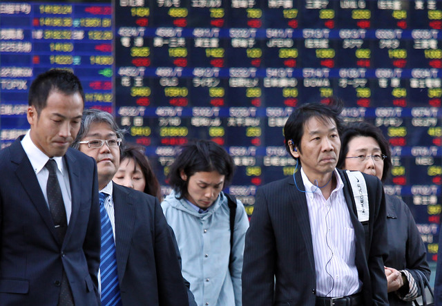 Asian Stocks Climb Led by Japan as Yen Weakens With Gold