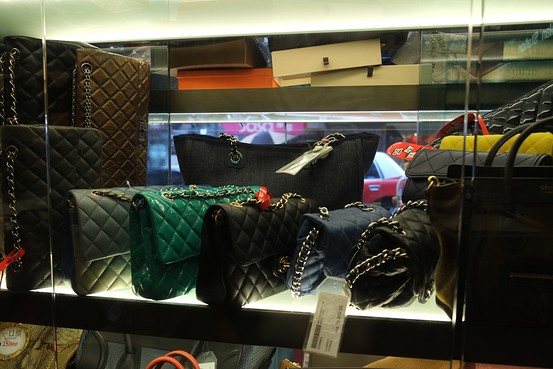 Handbag-Backed Loans Tide Over Hong Kong's Wealthy