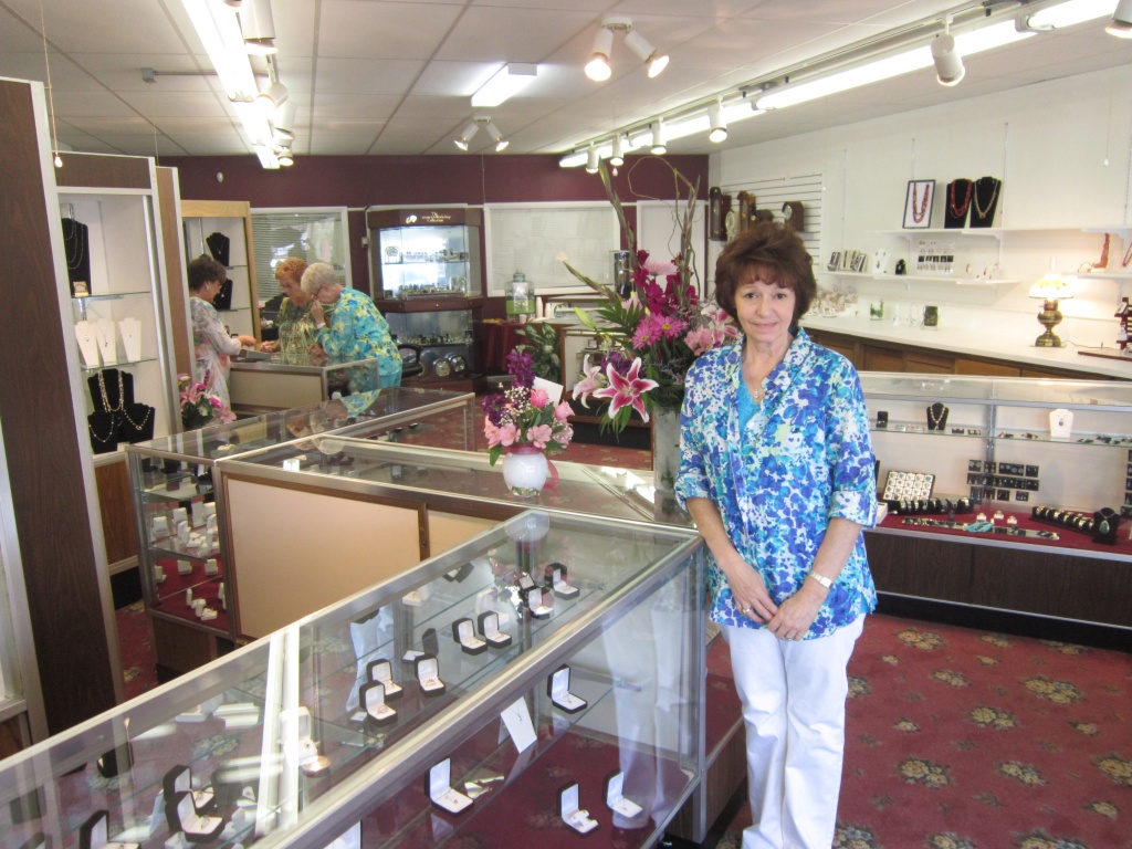 Jenny's Jewelry opened for business in Riverton today; Former location of …