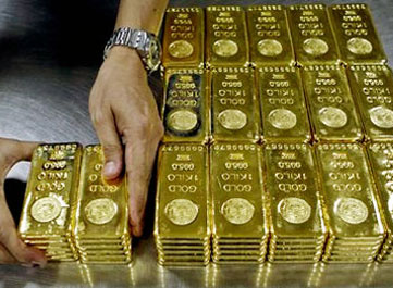 Gold price hits 2-year high; reclaims Rs 31000-level