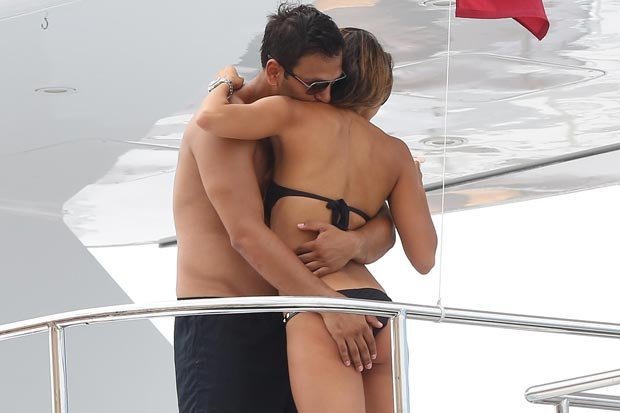 Love rat alert? Chloe Sims' beau gropes Leilani Dowding's derrière on yacht …