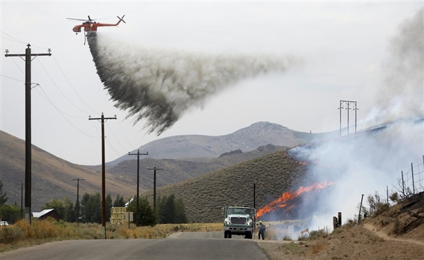 10000 homes threatened as Idaho wildfire spreads to 92000 acres