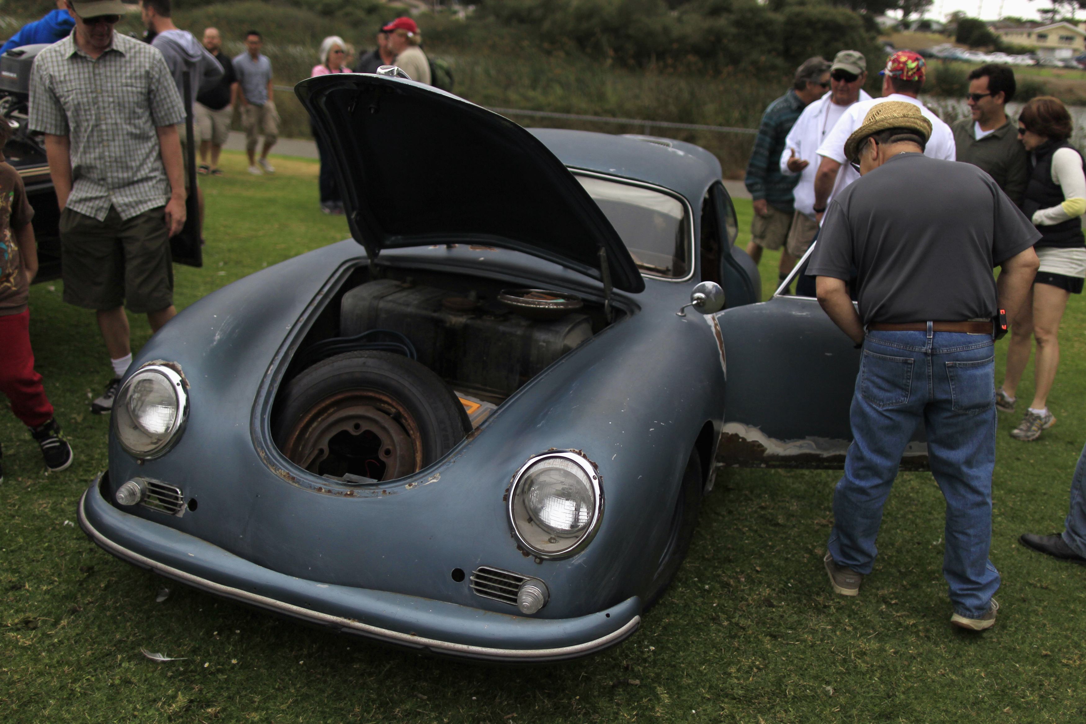 Lincolns join Bugattis at Pebble Beach car show