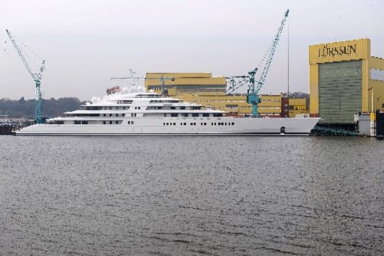 Gulf Royals Jostle For Prestige With Mega Yachts