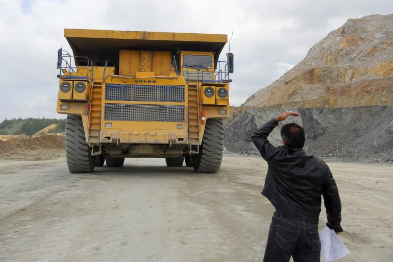 China Gold-Mine Deals at Record After Price Plunge: Commodities
