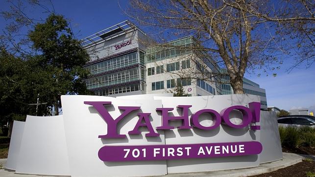 Yahoo tops Google for total US traffic as America hunts for coupons