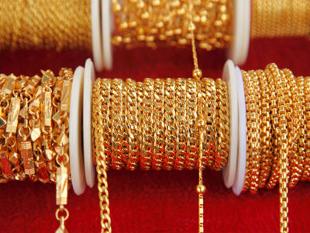 High-end customers not perturbed with rally in gold prices; No demand from …