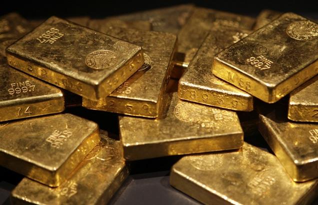 Gold, silver advance on strong global cues