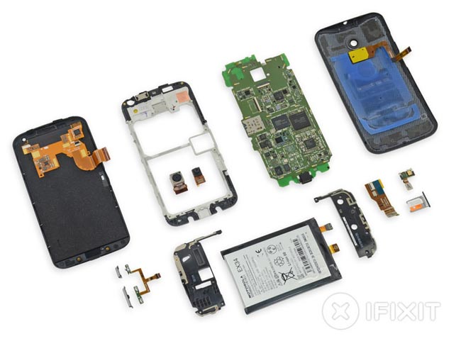 Moto X Gets the iFixit Teardown Treatment