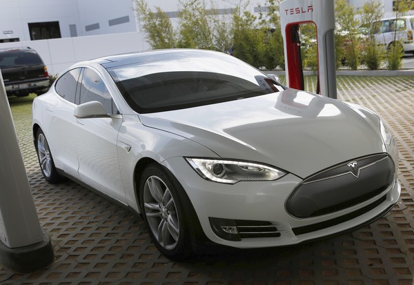 California Cruisin': Tesla Torches Other Luxury Brands