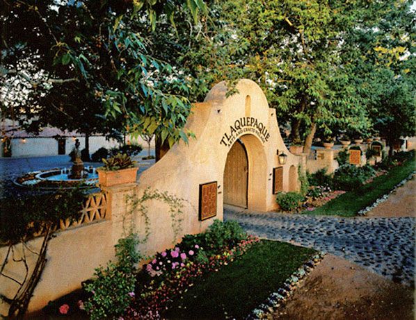 Tlaquepaque Arts & Crafts Village – Walking Tour