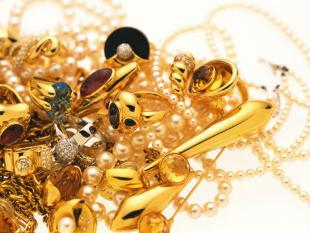 Gold supply crunch likely to hit festive, marriage season