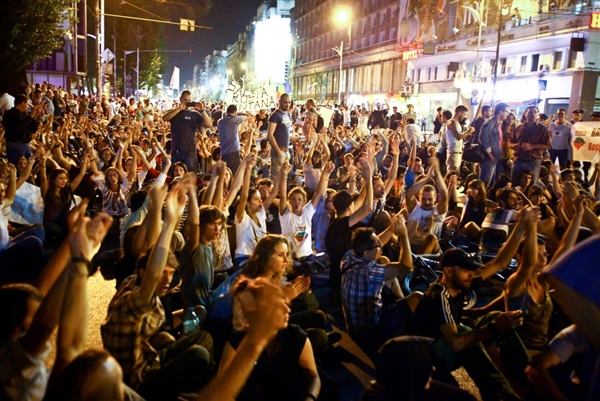 Thousands rally in Romania against gold mine