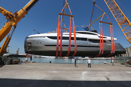 Columbus Yachts launches the 40S Hybrid superyacht