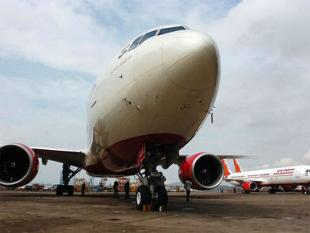 Boeing, Airbus face new threat of low jet sales