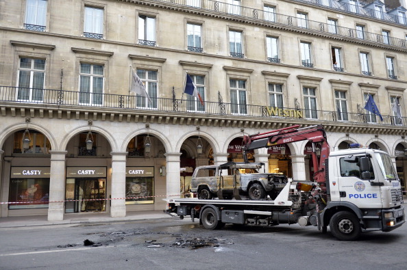 Thieves Ramrod Car Into Luxury Jewellers In Paris, Make Off With Loot Worth …