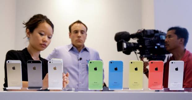 First look: iphone 5S; iphone 5C – Apple gadget gets a little brother as …