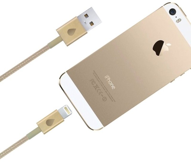 Here comes a gold Lightning cable for your gold iPhone 5S